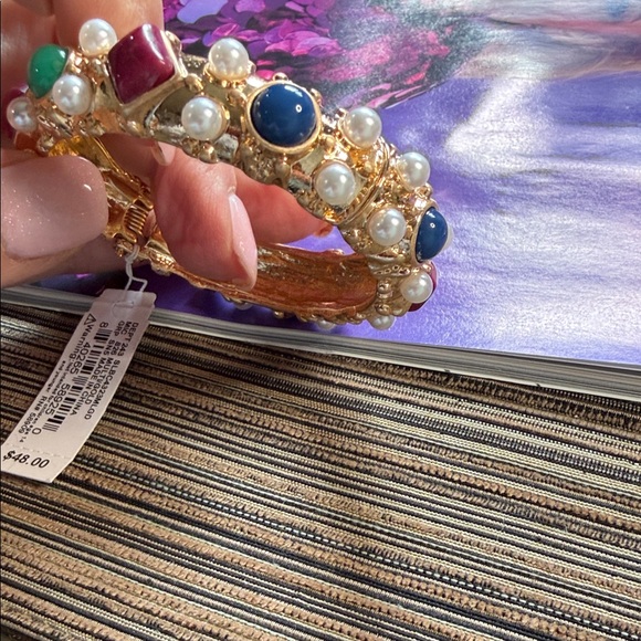 Gold Bracelet with Red and Green Gems - Picture 5 of 6